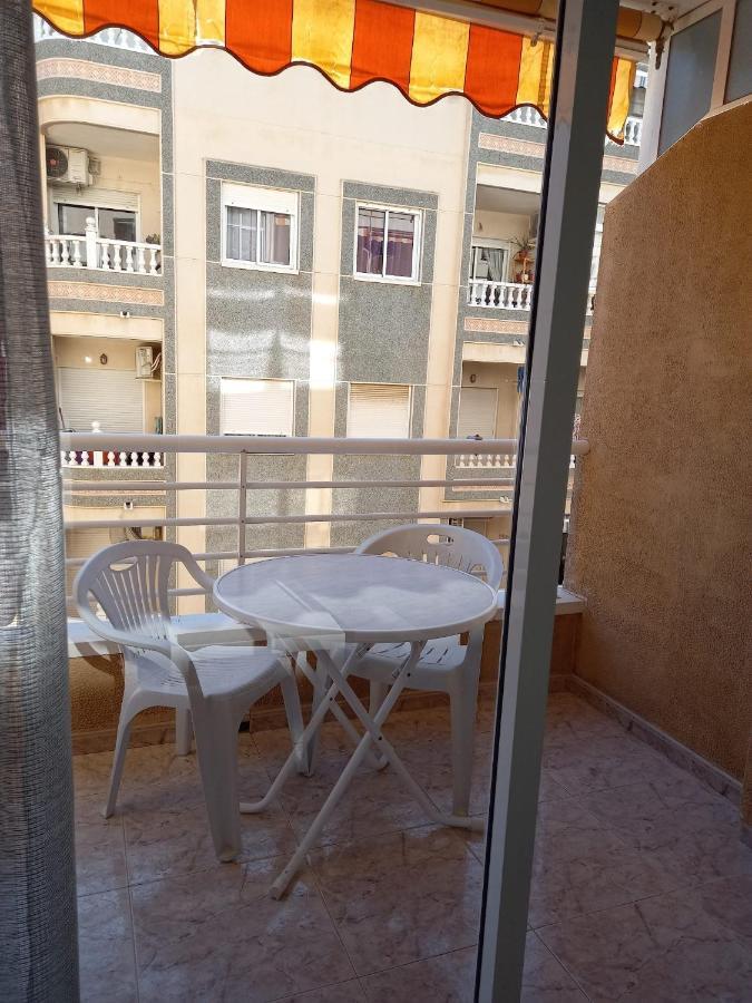 Julia'S Paradise Apartment Torrevieja Eksteriør billede